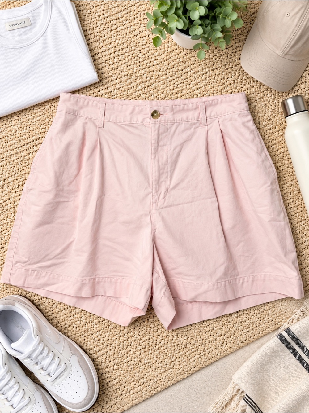 Old Navy High-Waist Pleated chino Shorts - Light Pink